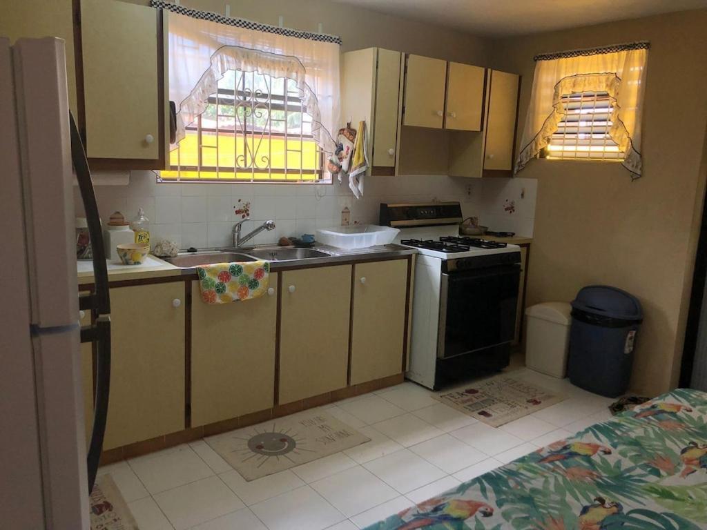 Donamae 2 Story Barbados House Villa Bridgetown Eksteriør billede