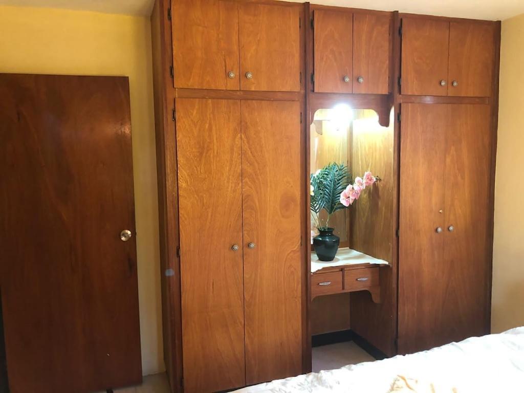 Donamae 2 Story Barbados House Villa Bridgetown Eksteriør billede