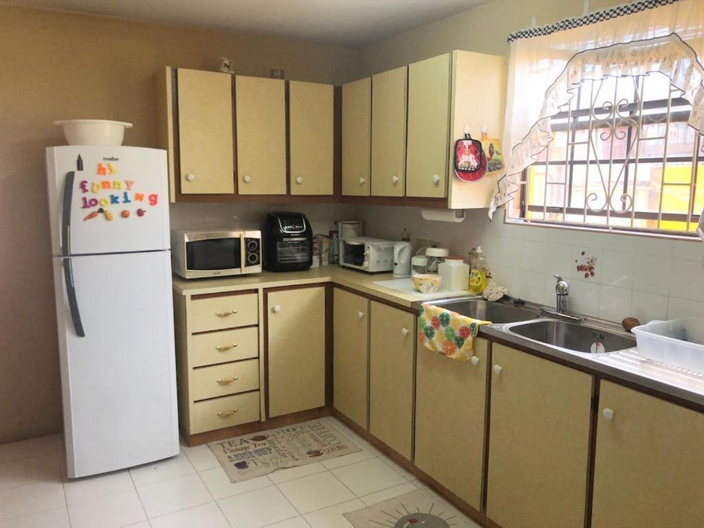 Donamae 2 Story Barbados House Villa Bridgetown Eksteriør billede